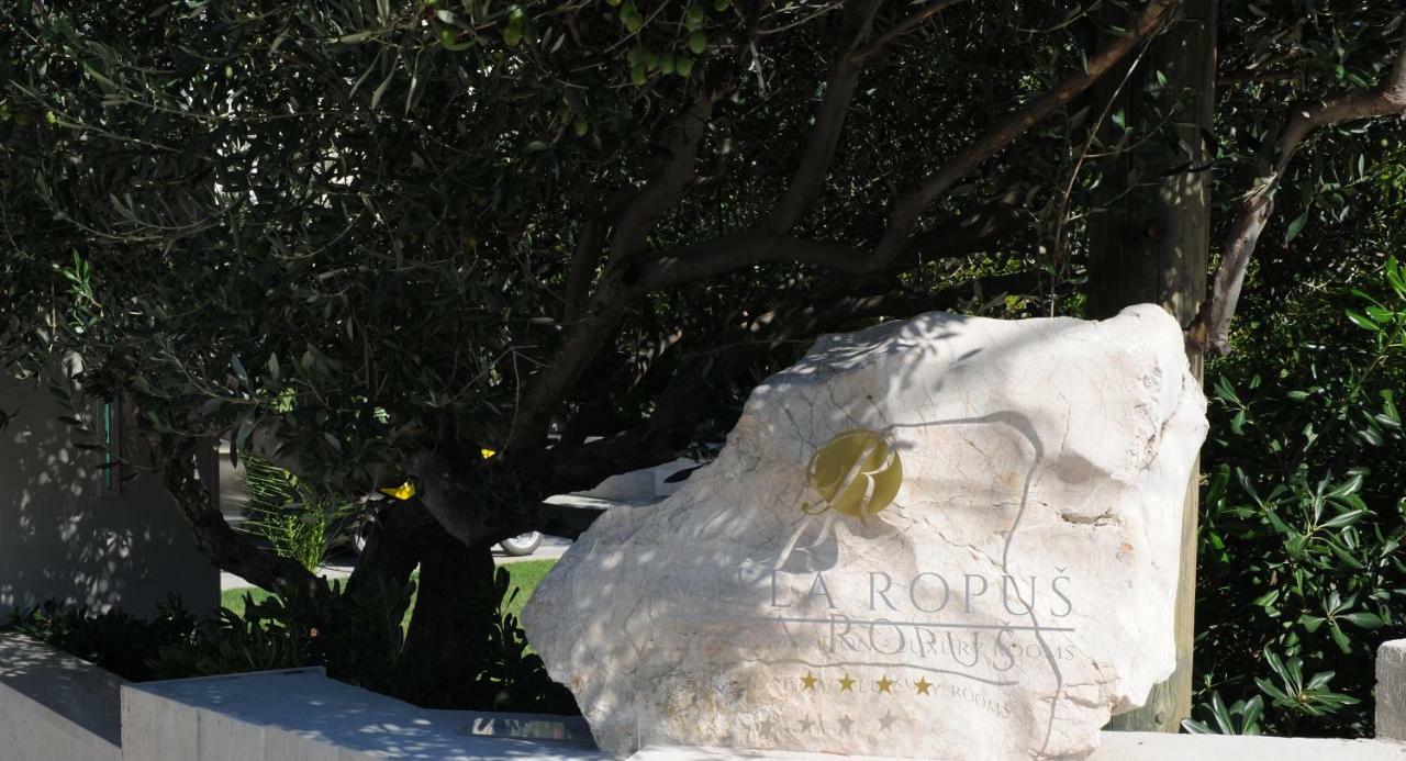 Rooms Villa Ropus Novalja Εξωτερικό φωτογραφία